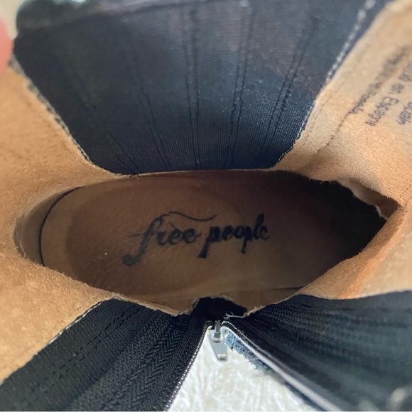 Free People Women’s 6 (36) Hames Chelsea Boots White Leather Chunky Heel - Picture 9 of 15